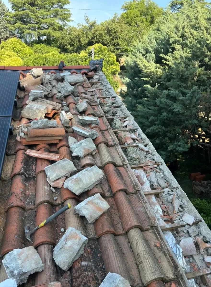 Réparation toiture urgente Antibes après sinistre pour rétablir l’étanchéité